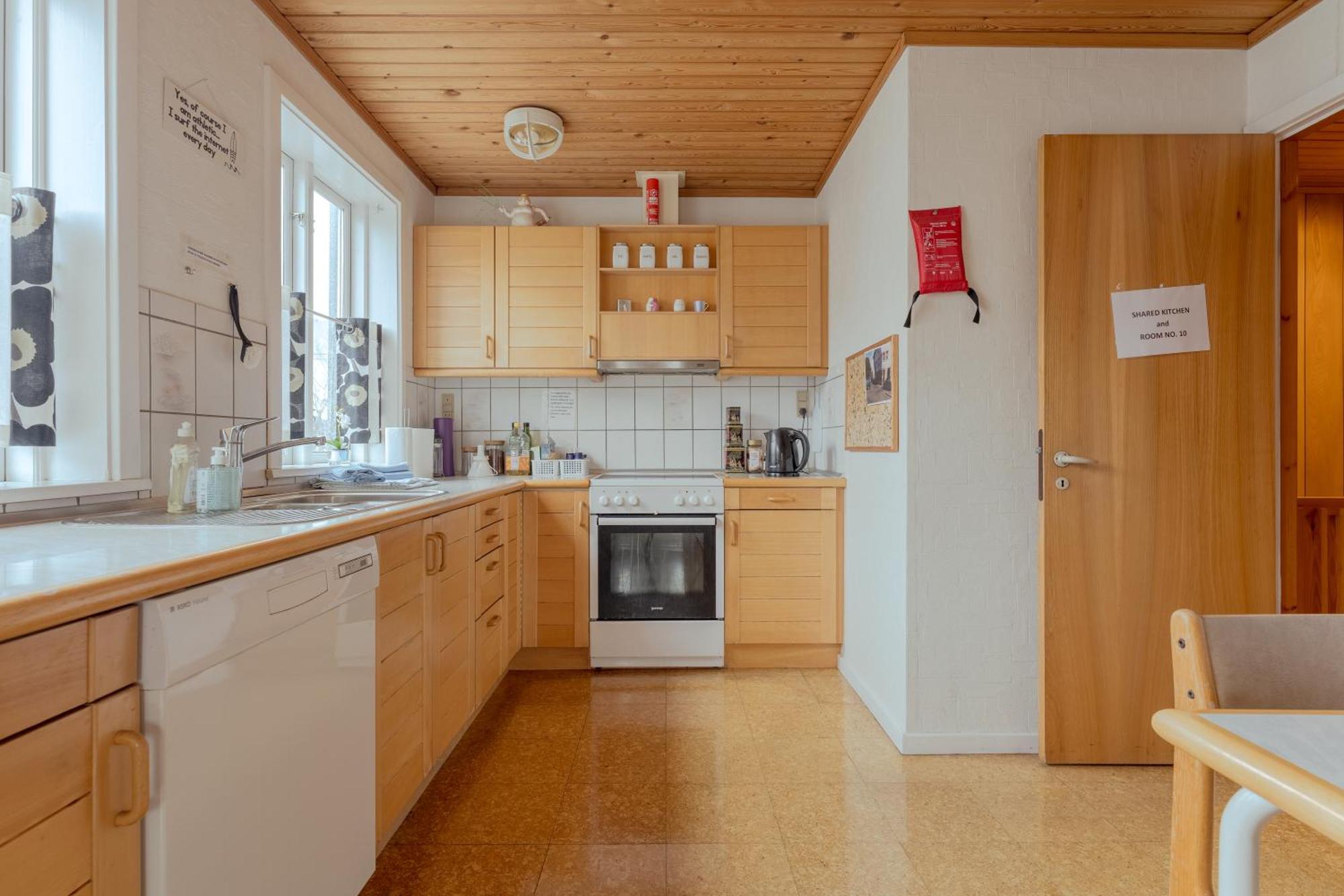 The Cookie Store Guesthouse ทอร์สเฮาน์ ภายนอก รูปภาพ